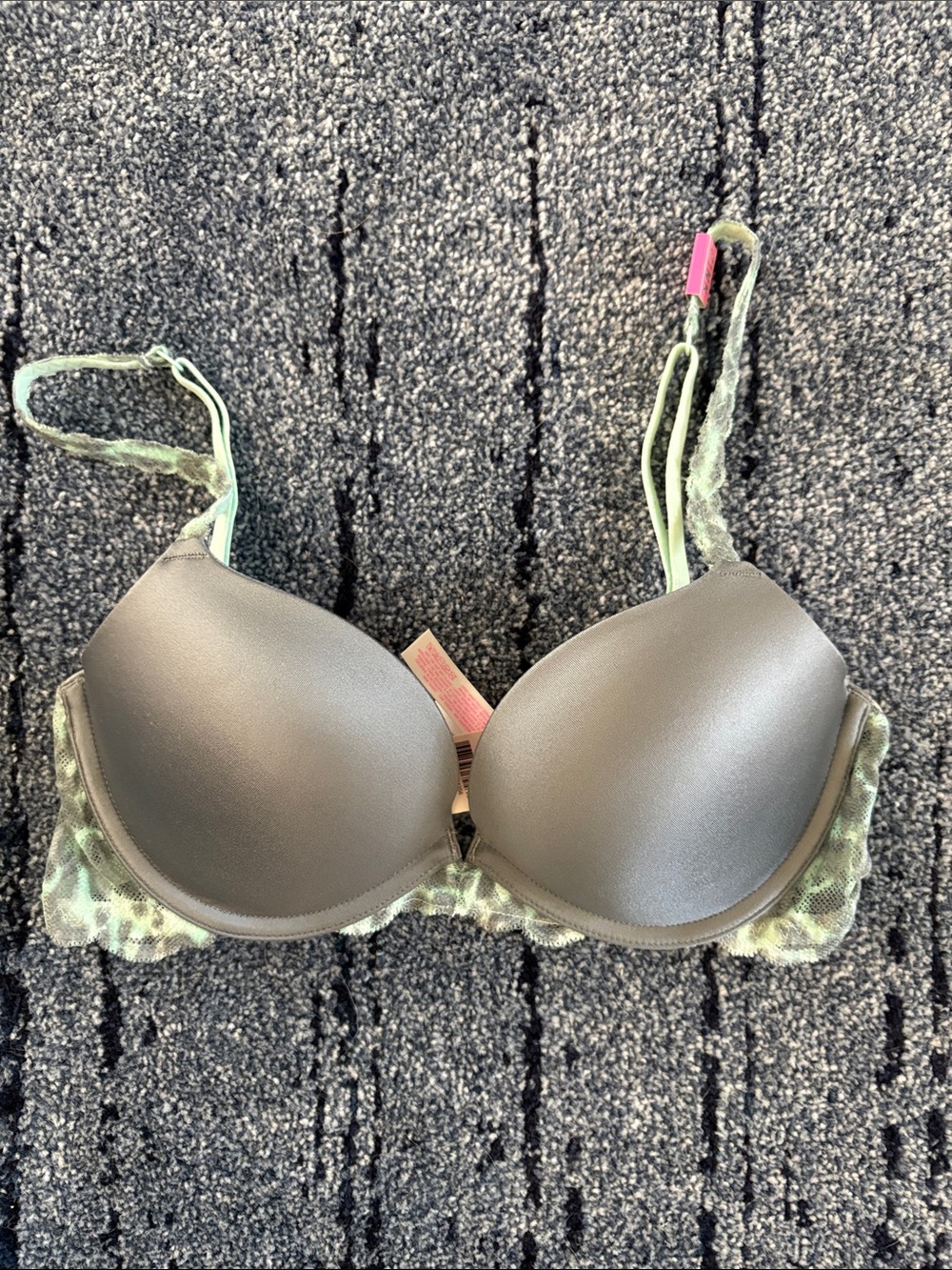 NEW PINK 34C Smooth Molded Push-Up Bra in Gray with Green Accents